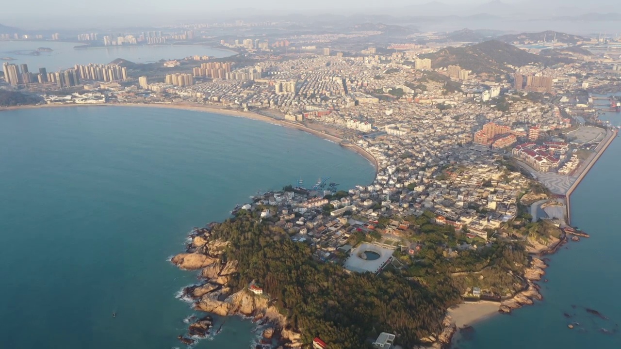 福建漳州东山县东山岛南门湾海滩春季早晨航拍视频素材