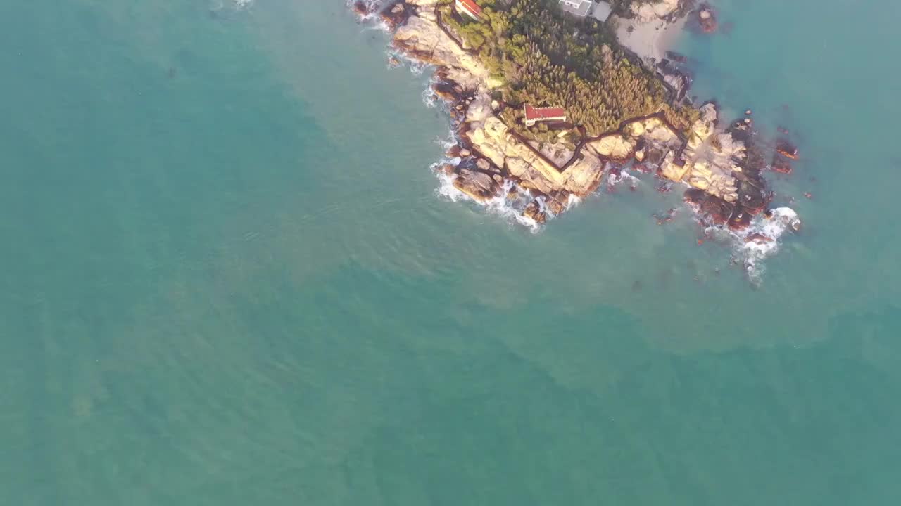 福建漳州东山县东山岛南门湾海滩春季早晨航拍视频素材