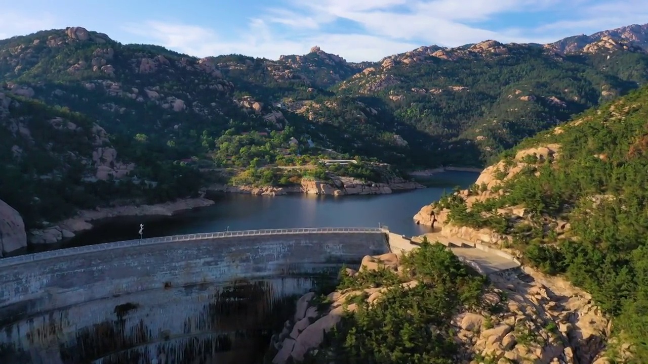 山东青岛，崂山海边的村庄视频素材