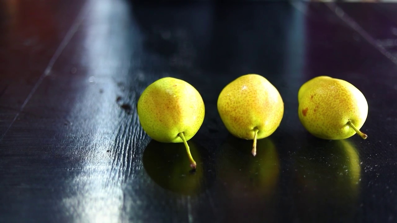 鲜嫩多汁水果梨视频素材