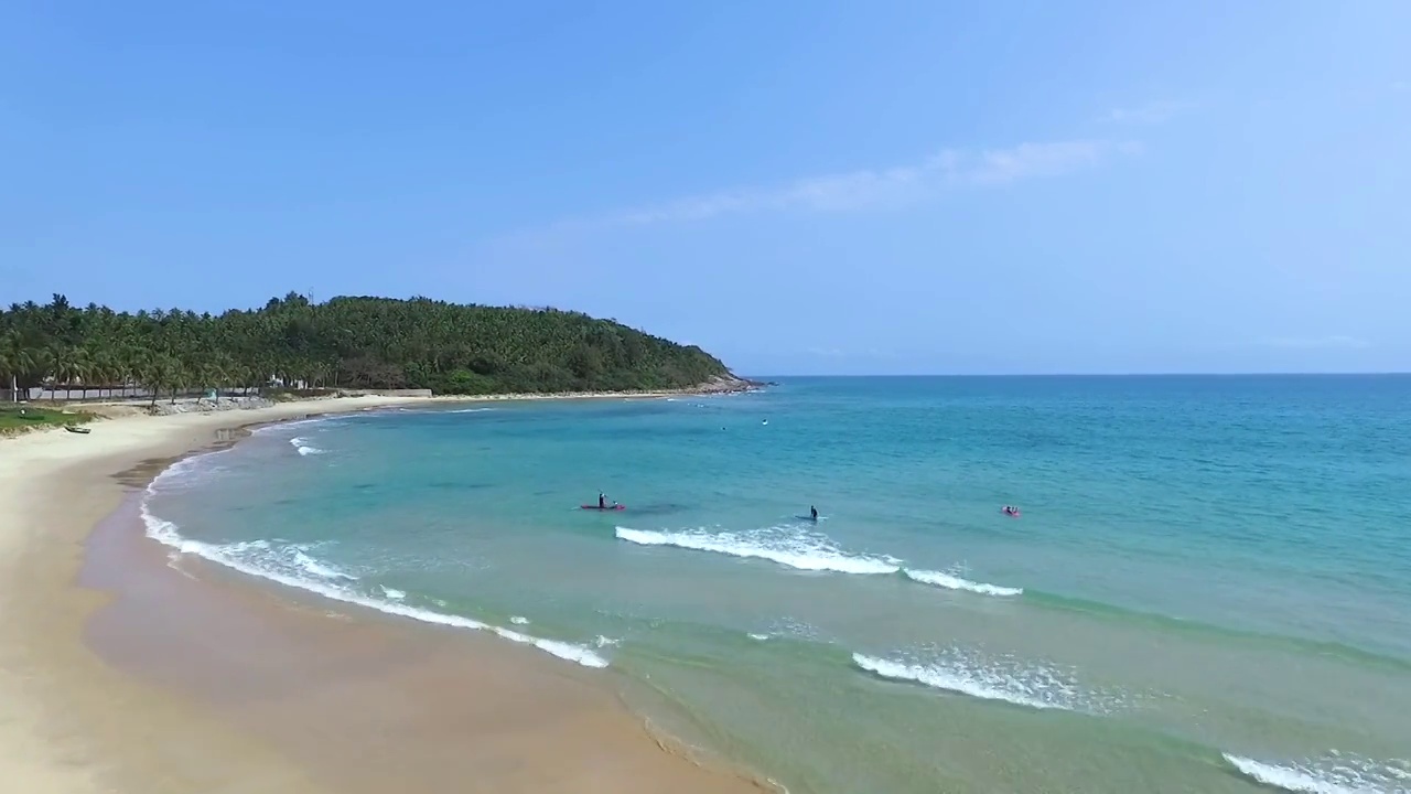 航拍中国海南万宁日月湾沙滩海岛视频素材