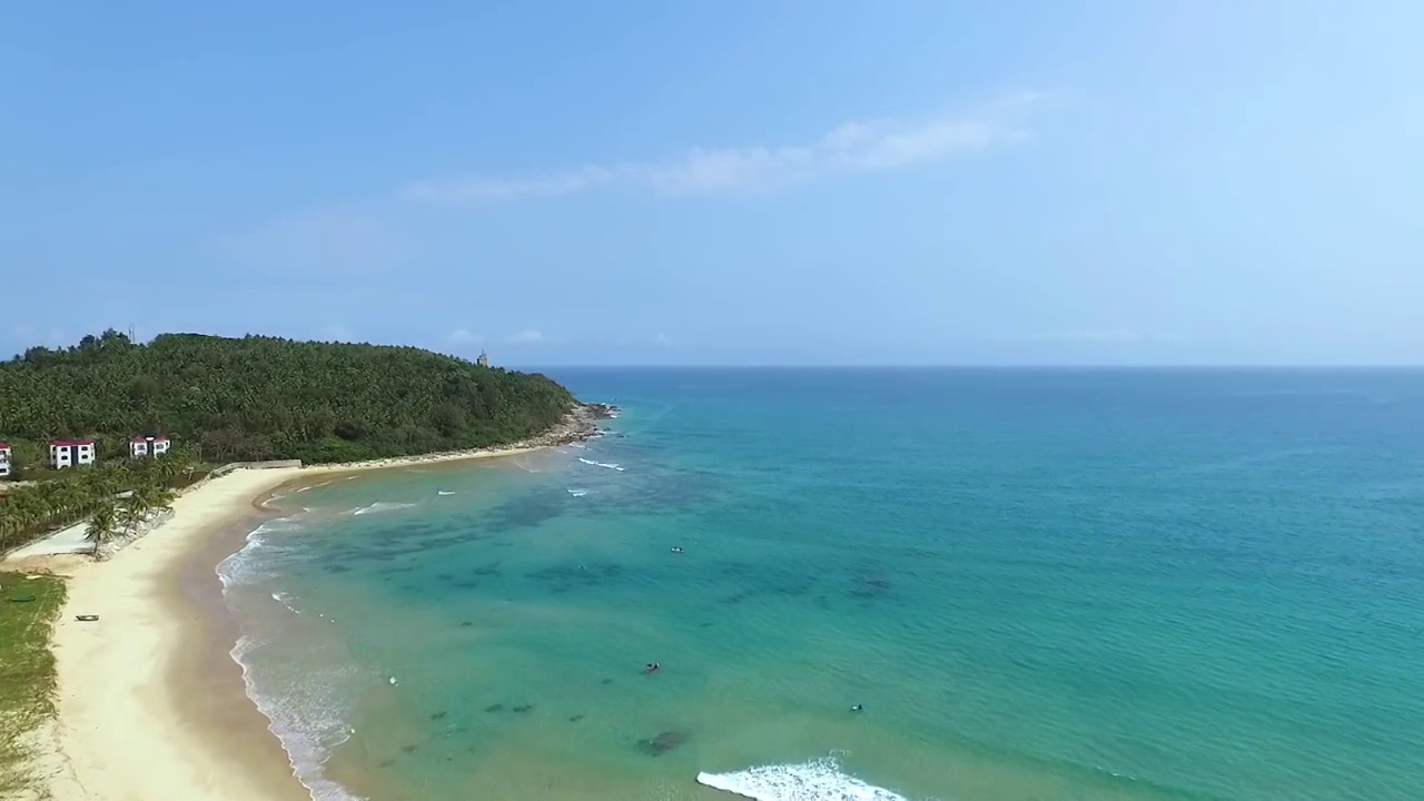 航拍中国海南万宁日月湾沙滩海岛视频素材