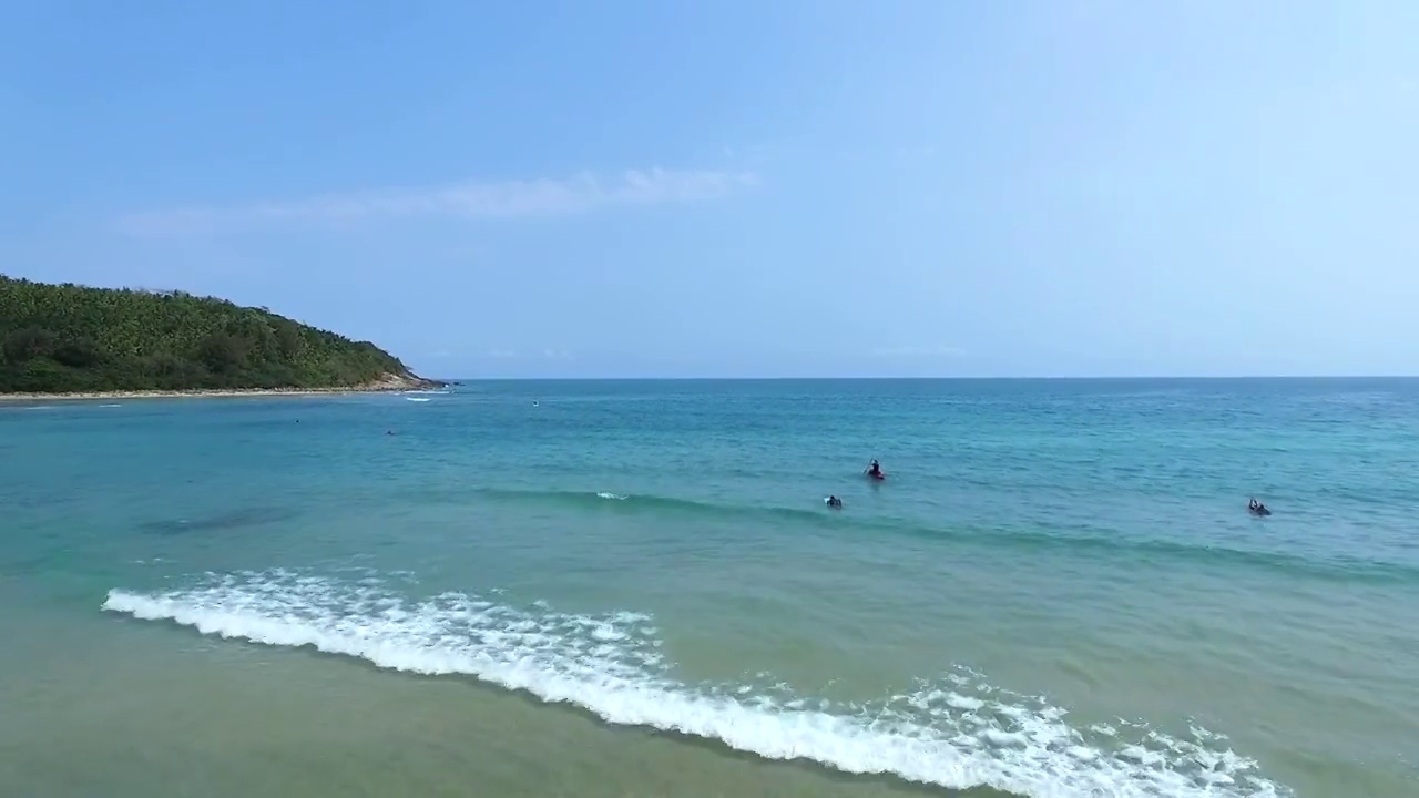 航拍中国海南万宁日月湾沙滩海岛视频素材