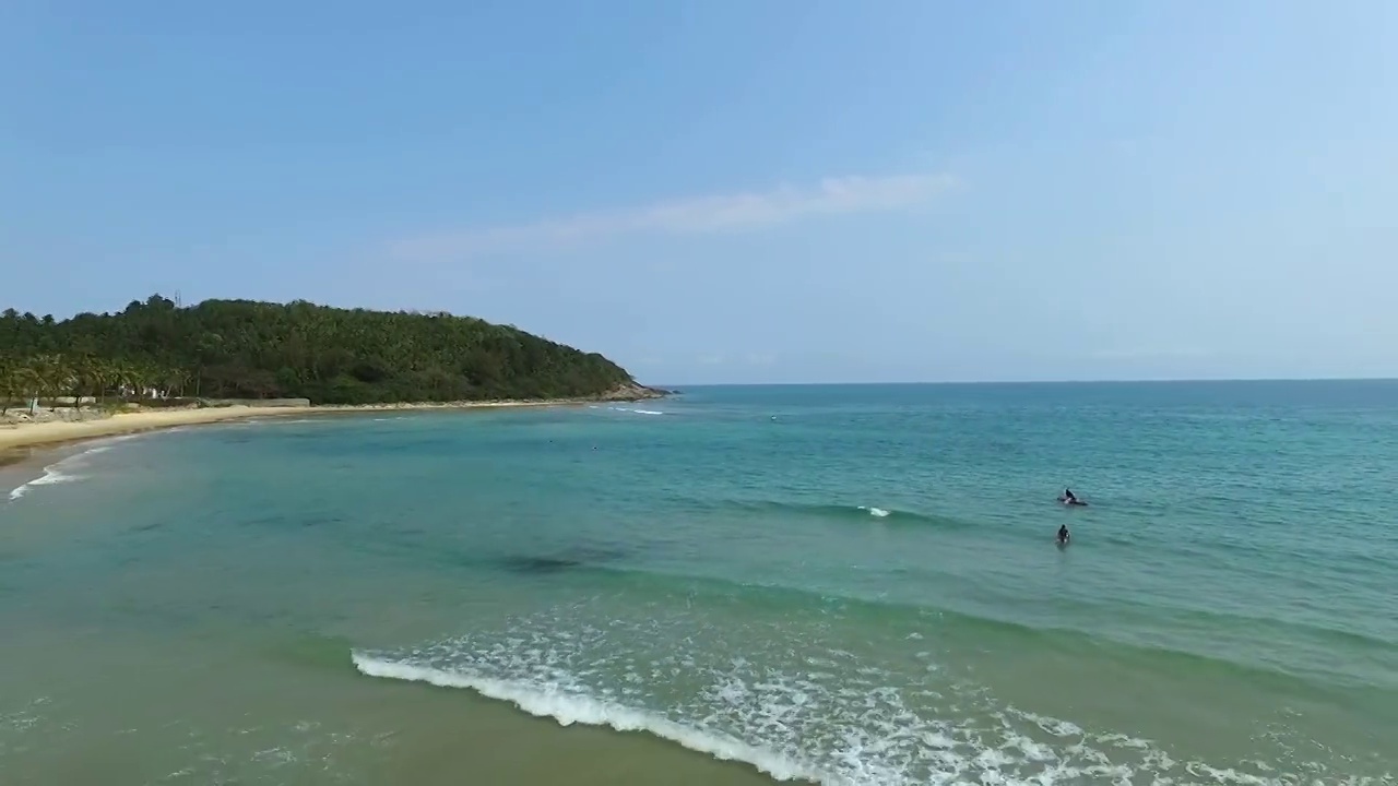 航拍中国海南万宁日月湾沙滩海岛视频素材