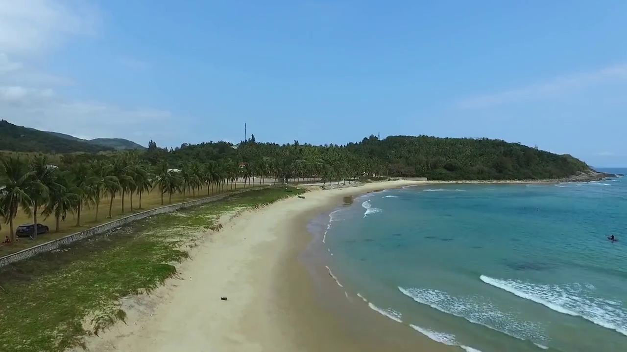 航拍中国海南万宁日月湾沙滩海岛视频素材