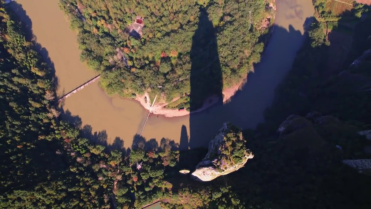 航拍丽水缙云著名景点仙都风景区鼎湖峰景点美丽景色视频素材