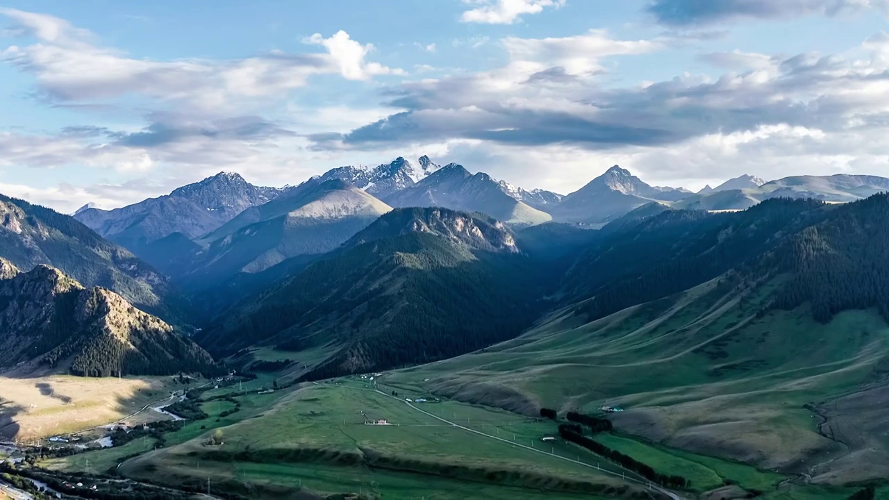 中国新疆山自然风景航拍视频素材