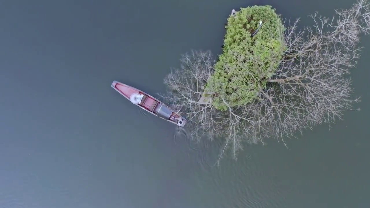 绍兴东湖景区上的游船视频素材