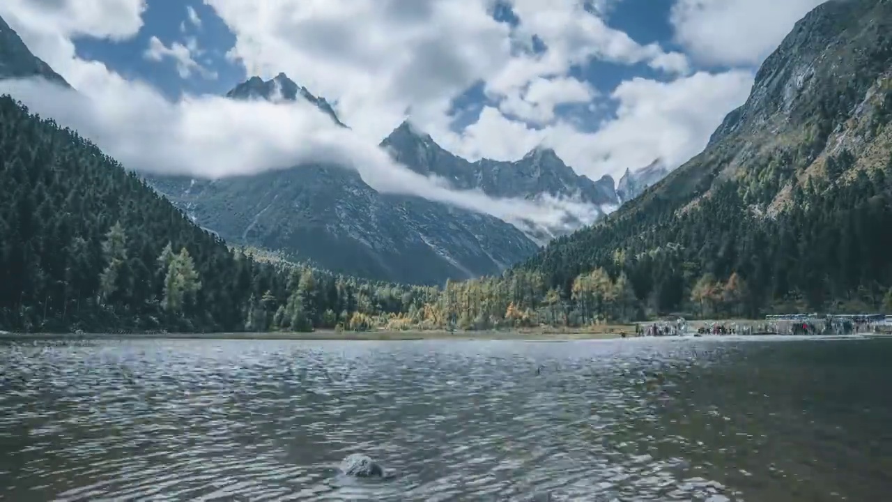 毕棚沟湖面高山延时视频素材