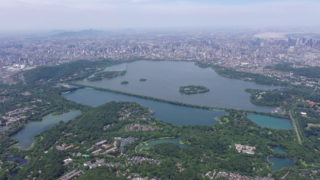 杭州西湖全景和城市天际线航拍视频素材