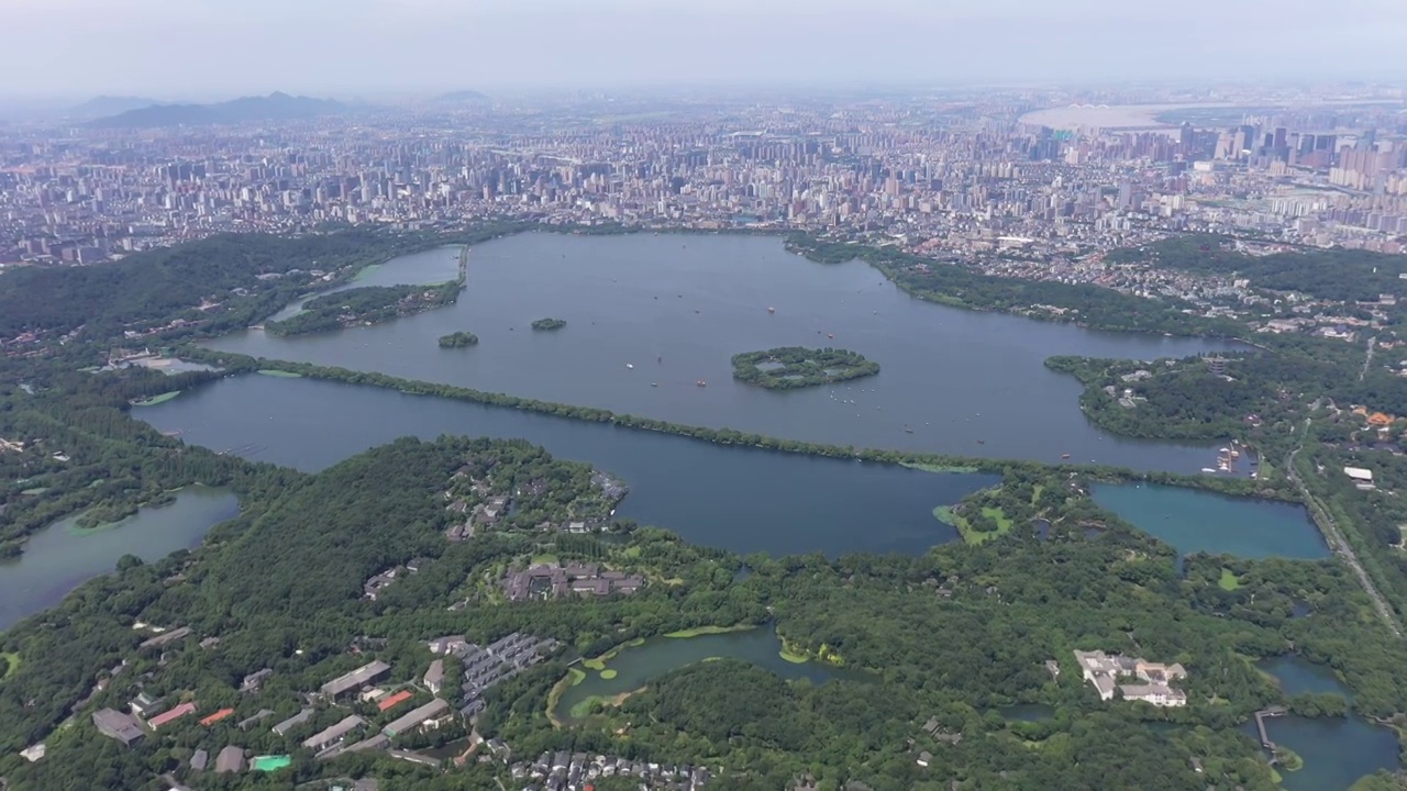 杭州西湖全景和城市天际线航拍视频素材