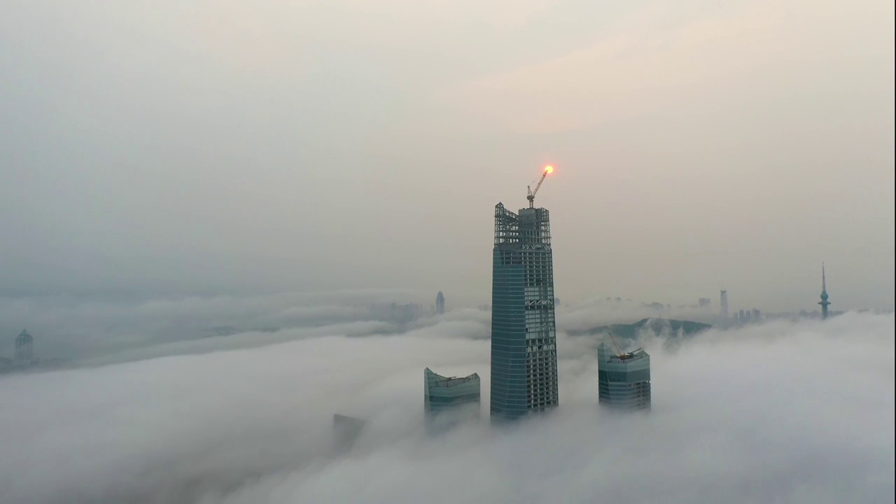 青岛城市平流雾风景视频素材