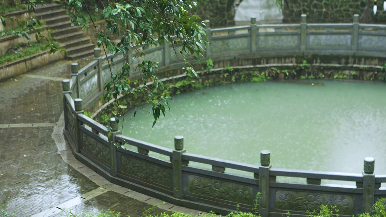 下雨天，雨水，自然环境视频素材