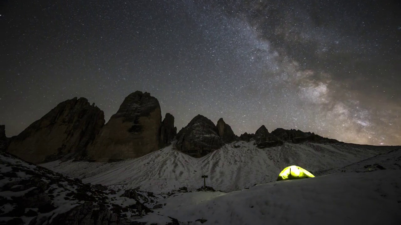 多洛米蒂三峰山星空视频素材