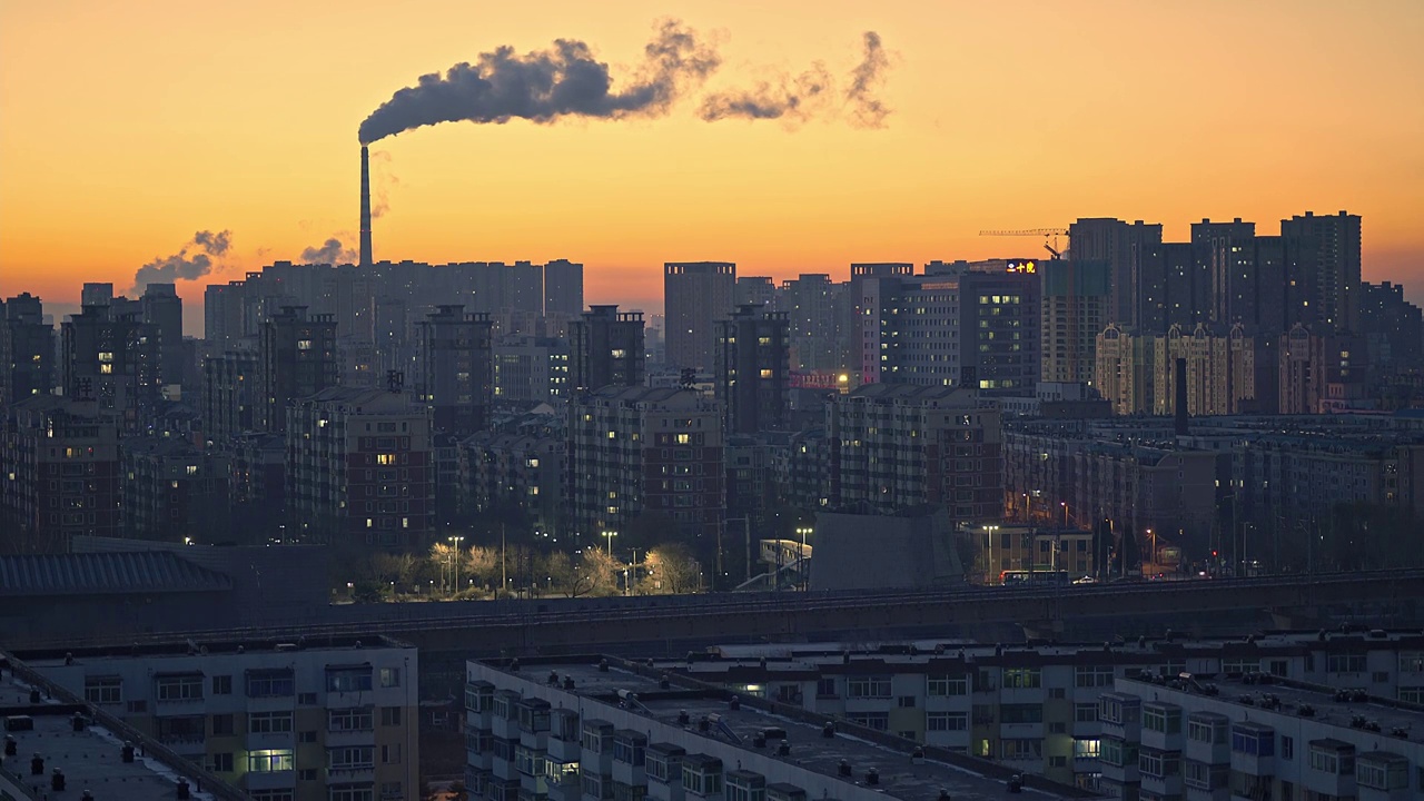 中国东北辽宁沈阳大东区城市居民区日出视频素材