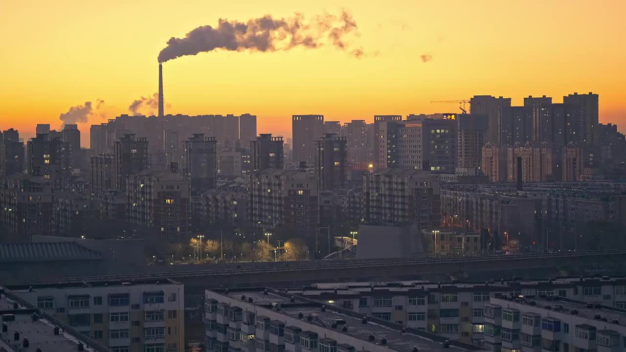 中国东北辽宁沈阳大东区城市居民区日出视频素材