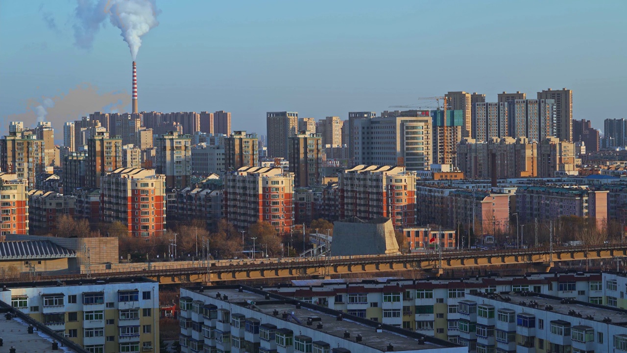 中国东北辽宁沈阳大东区城市居民区日出视频素材