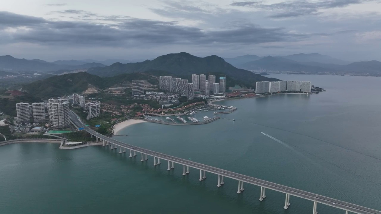 广东省惠州市惠东县亚婆角海滨度假区惠州湾跨海大桥航拍视频素材