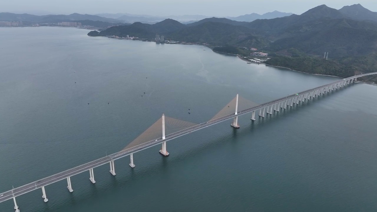 广东省惠州市惠东县亚婆角海滨度假区惠州湾跨海大桥航拍视频素材