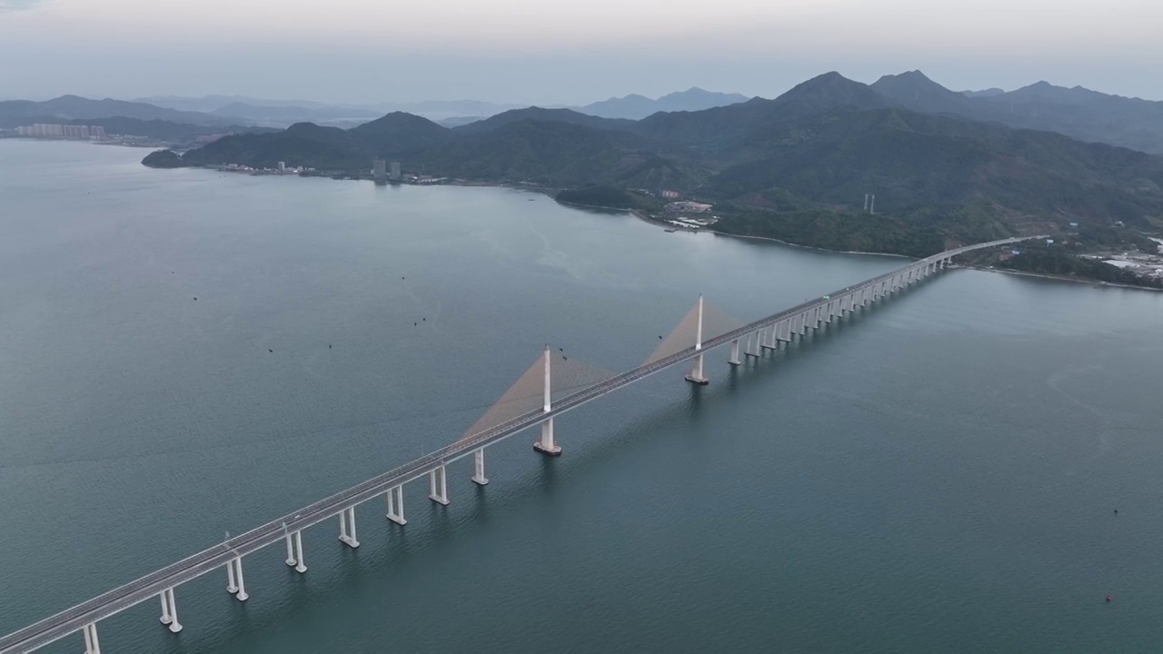 广东省惠州市惠东县亚婆角海滨度假区惠州湾跨海大桥航拍视频素材