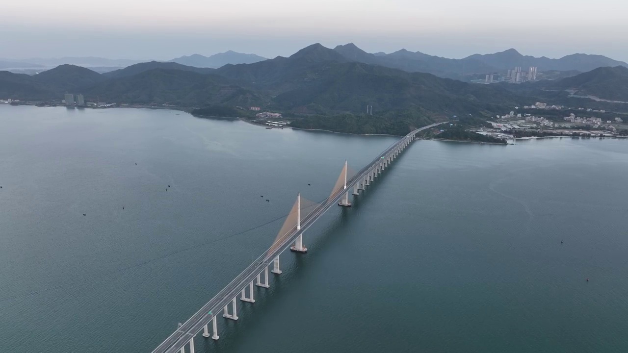 广东省惠州市惠东县亚婆角海滨度假区惠州湾跨海大桥航拍视频素材