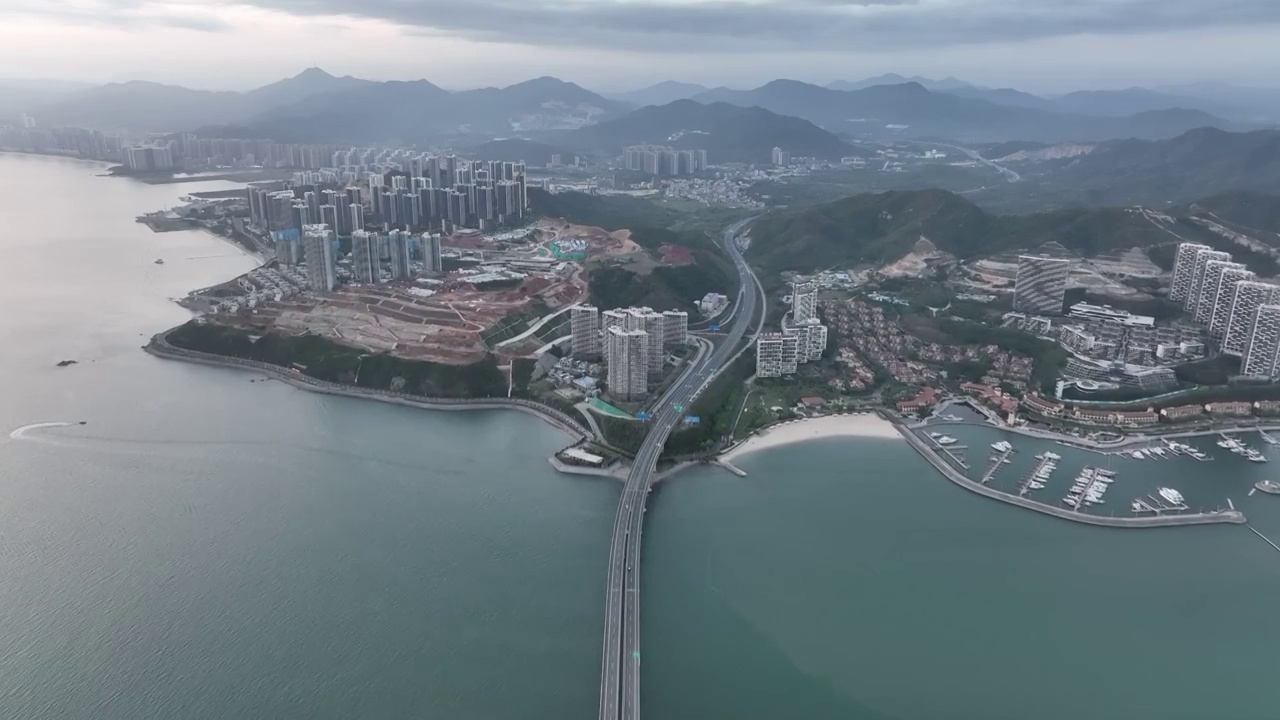 广东省惠州市惠东县亚婆角海滨度假区惠州湾跨海大桥航拍视频素材