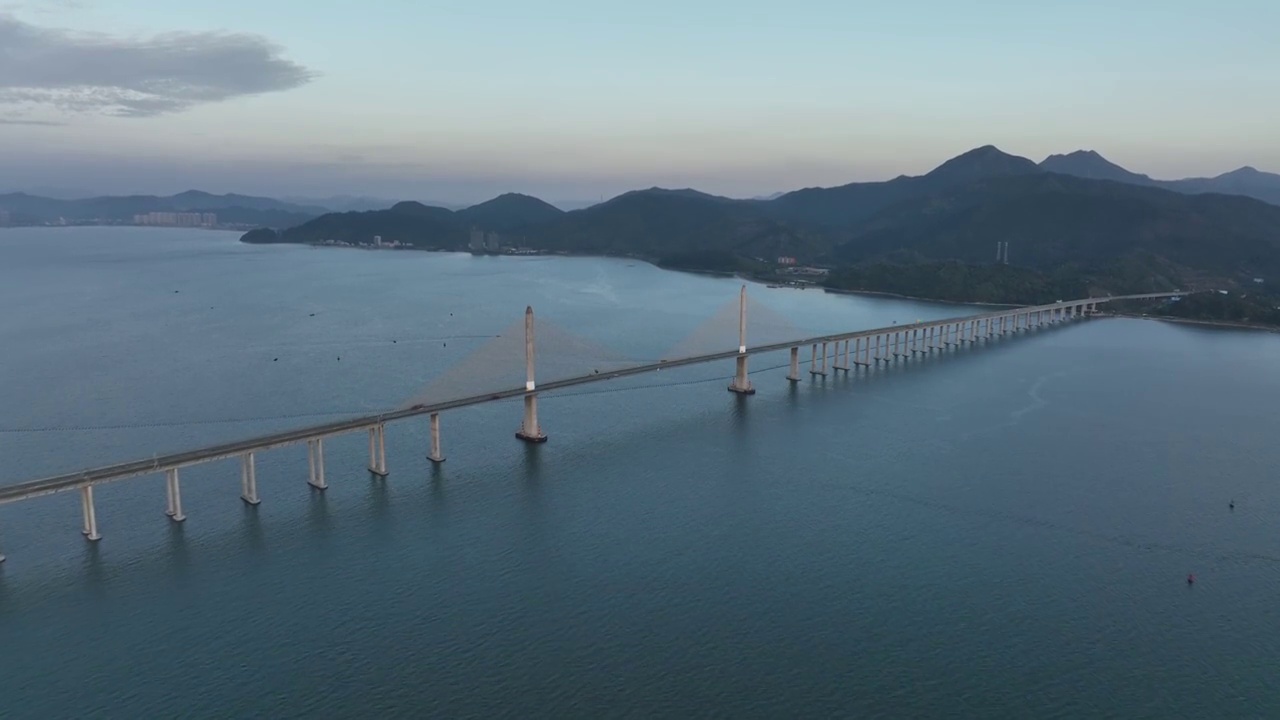 广东省惠州市惠东县亚婆角海滨度假区惠州湾跨海大桥航拍视频素材