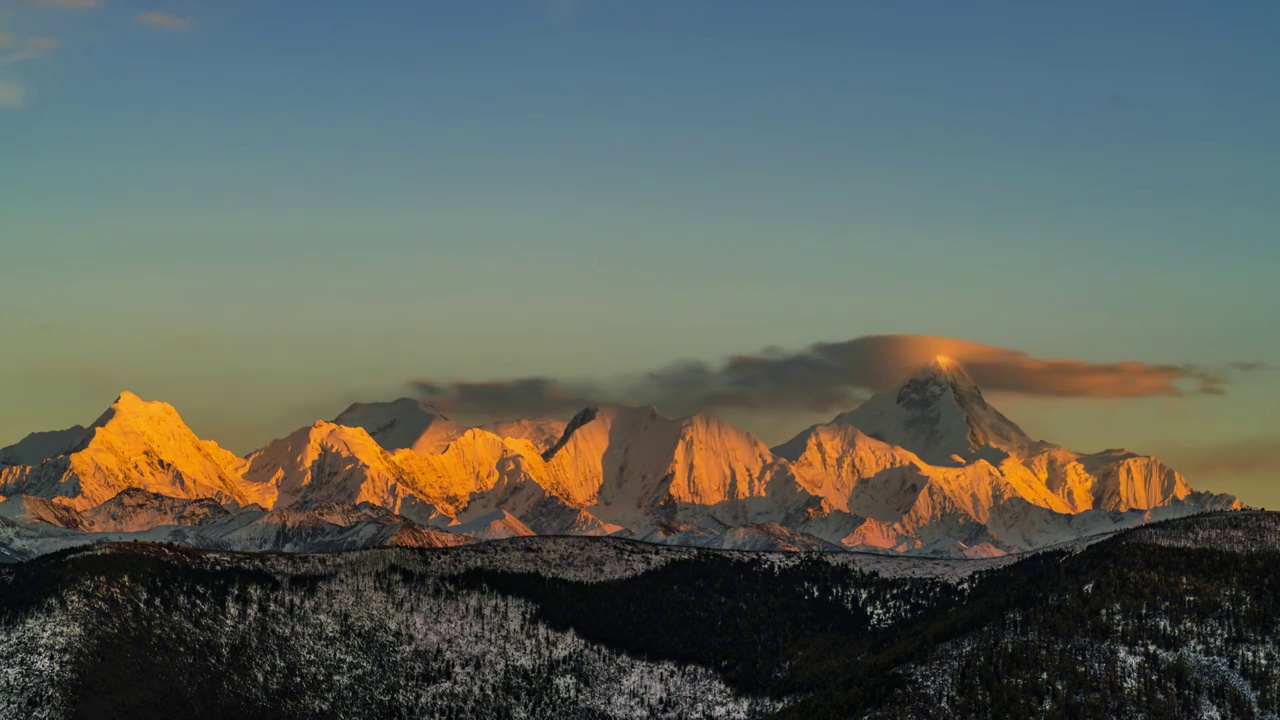 贡嘎雪山视频素材