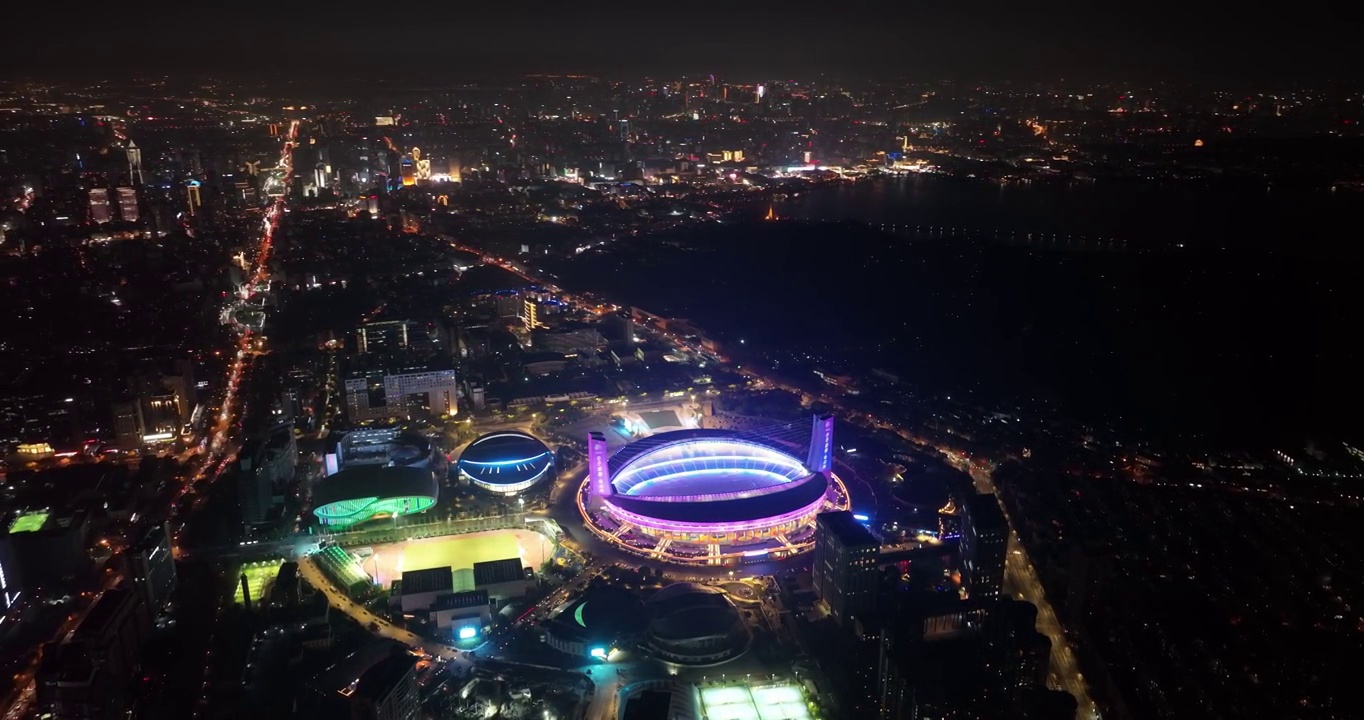 航拍杭州亚运场馆黄龙体育中心夜景视频素材