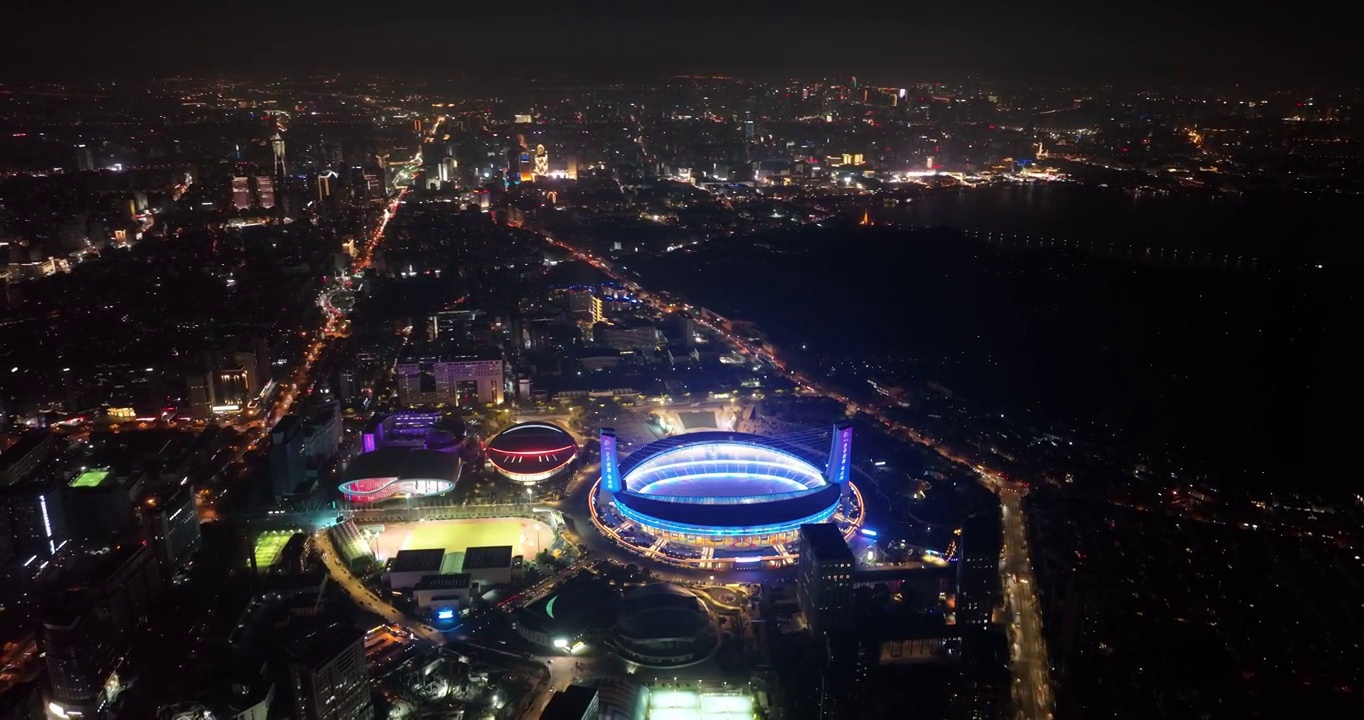 航拍杭州亚运场馆黄龙体育中心夜景视频素材