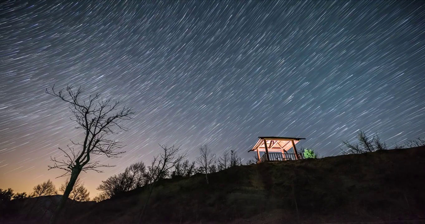 山顶凉亭有星空延时视频视频素材