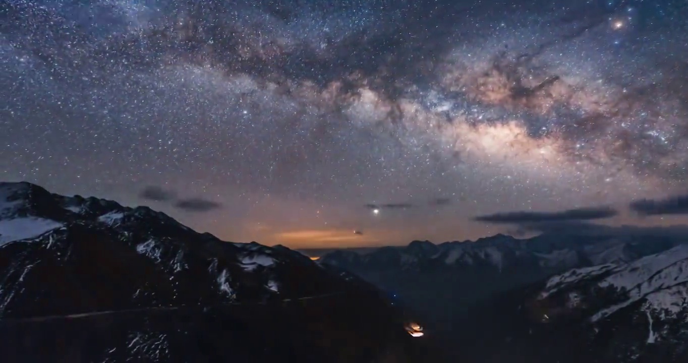 四川巴朗山雪山星空延时摄影视频素材