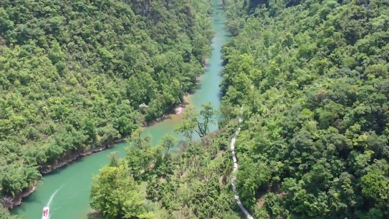 航拍贵州格凸河喀斯特地貌山谷河流游船自然风光视频素材