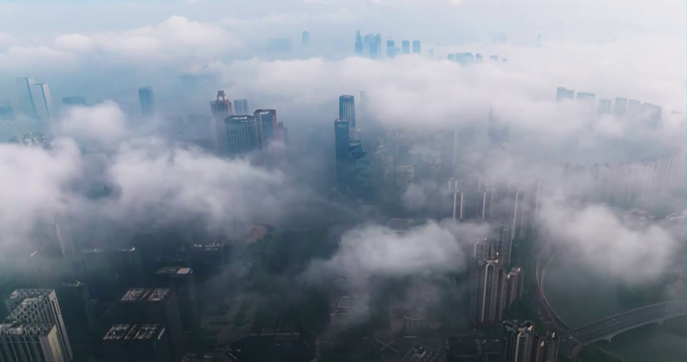 成都早晨云雾中的城市航拍延时视频素材