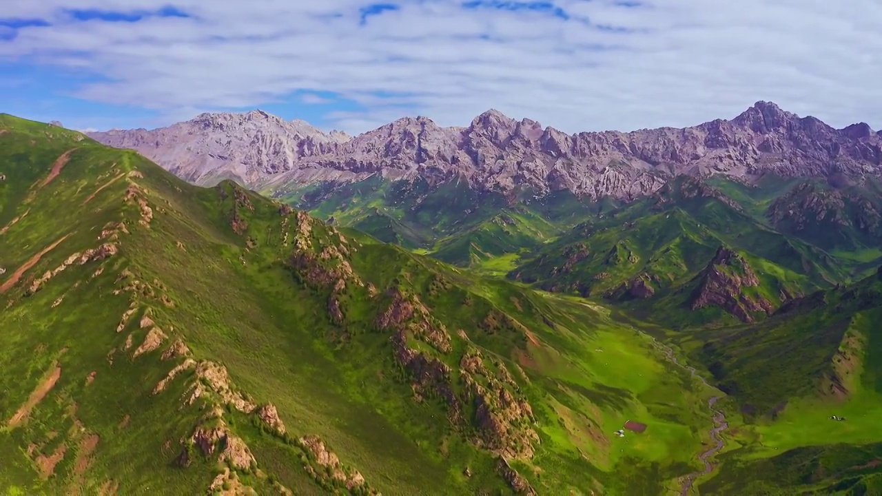 中国大西北甘肃省高山草原自然风景航拍视频素材