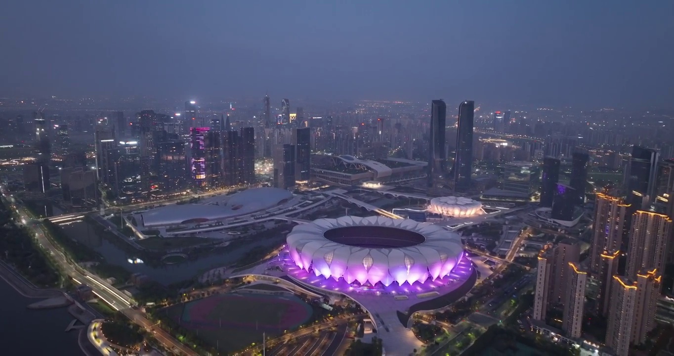 航拍杭州亚运会主场馆杭州奥体中心体育场夜景视频素材