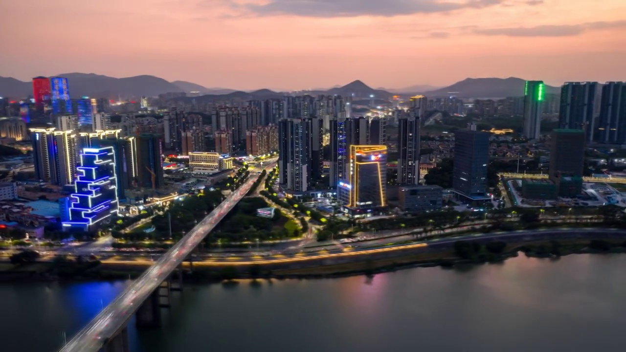 航拍城市夜景 街道 江河 桥梁  灯光 车流 延时摄影 /广东 江门市视频素材