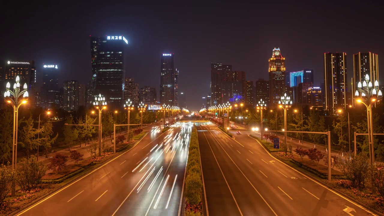 成都高新区城市道路,繁忙的交通夜景4K分辨率延时摄影视频素材