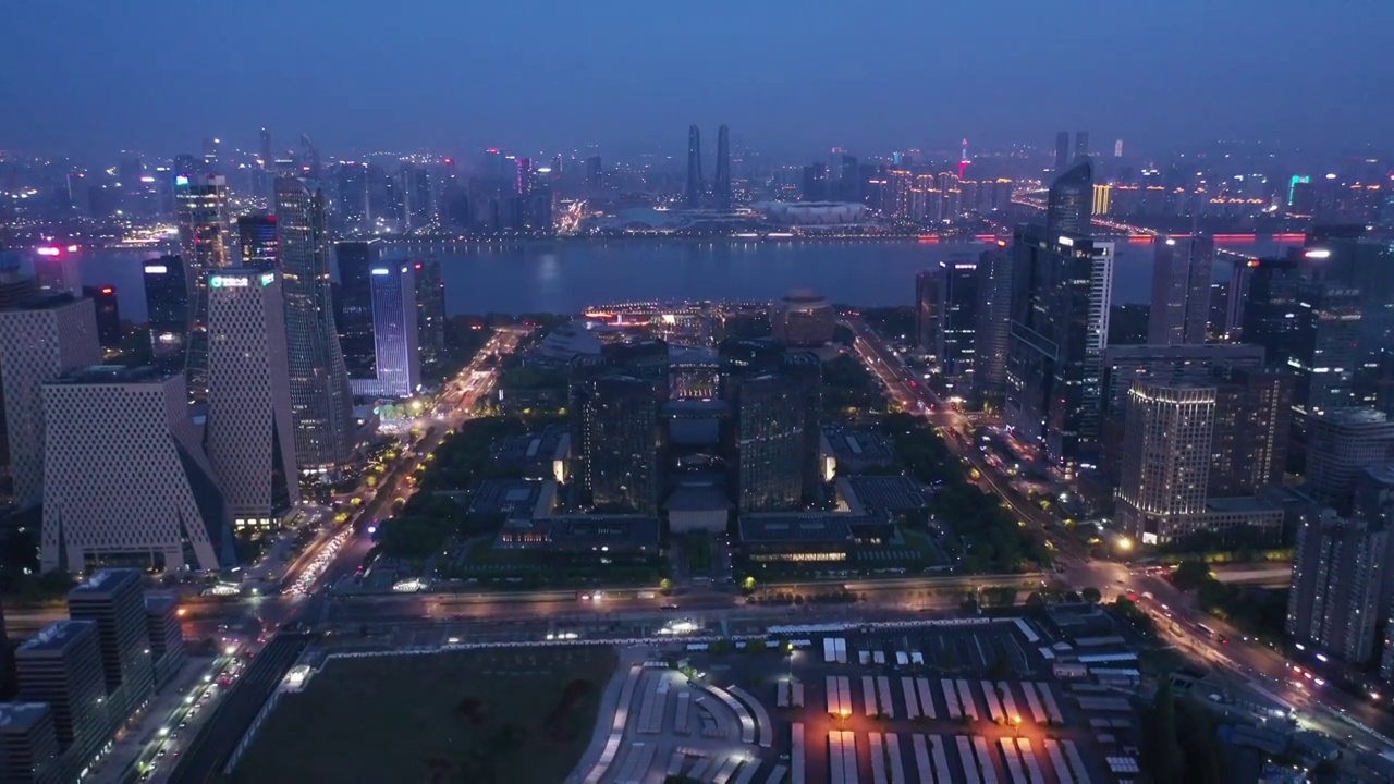 航拍杭州钱江新城城市天际线夜景视频素材