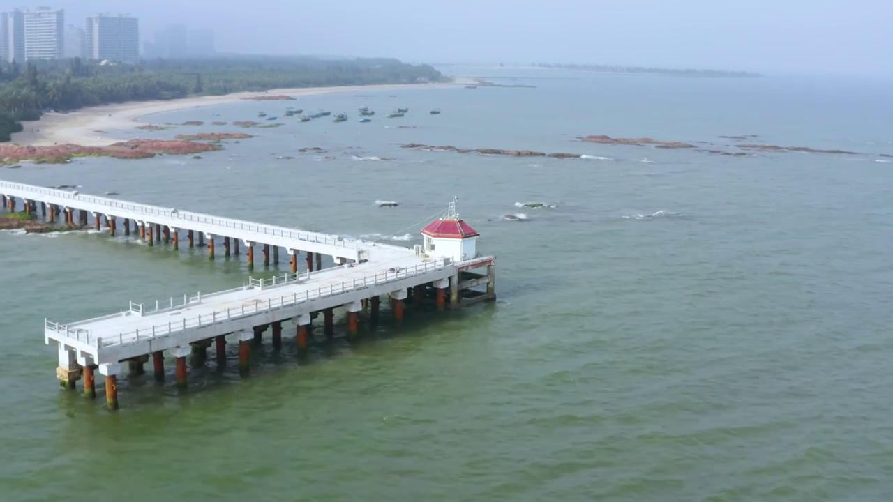 航拍中国海南琼海博鳌红石滩视频素材