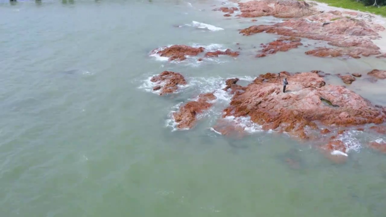 航拍中国海南琼海博鳌红石滩视频素材