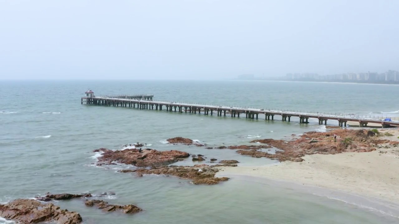 航拍中国海南琼海博鳌红石滩视频素材