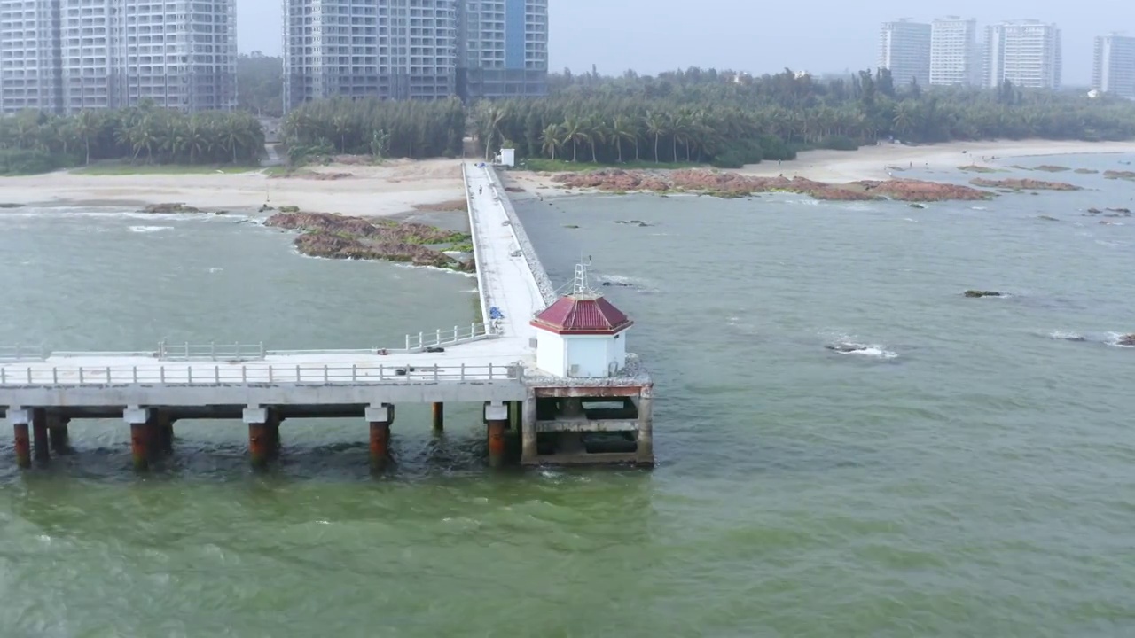 航拍中国海南琼海博鳌红石滩视频素材