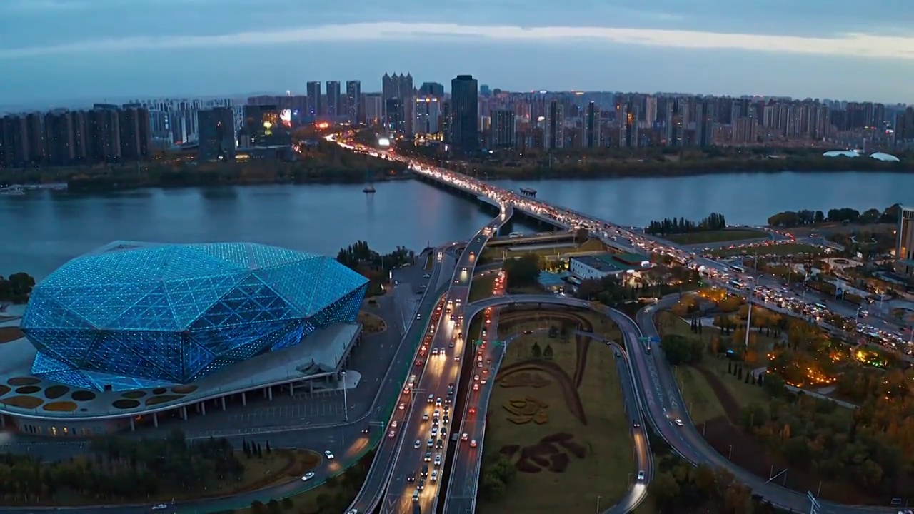 中国辽宁沈阳城市夜景航拍青年大街大钻石视频素材