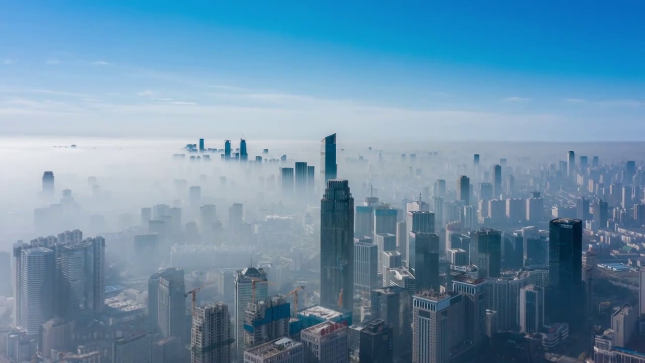 沈阳市沈阳北站平流雾航拍视频素材