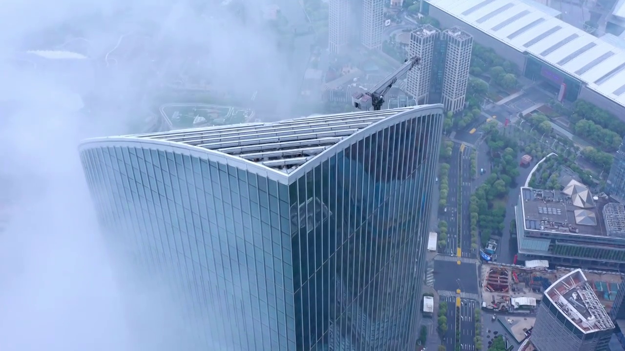 苏州园区雨后国金中心视频素材