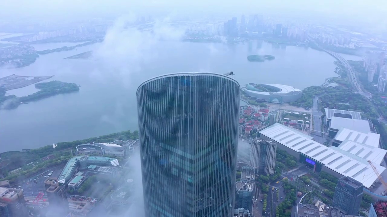 苏州园区雨后国金中心视频素材