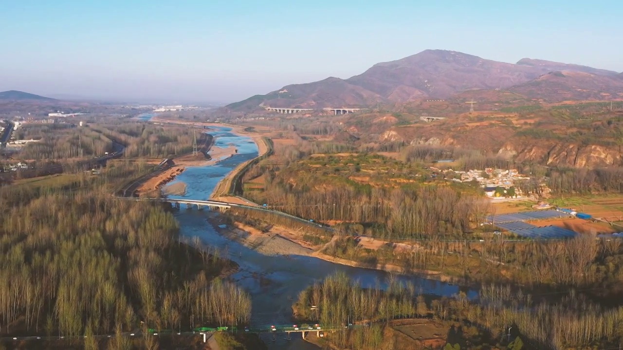 湖泊河南省洛阳市陆浑水库泄洪道视频素材