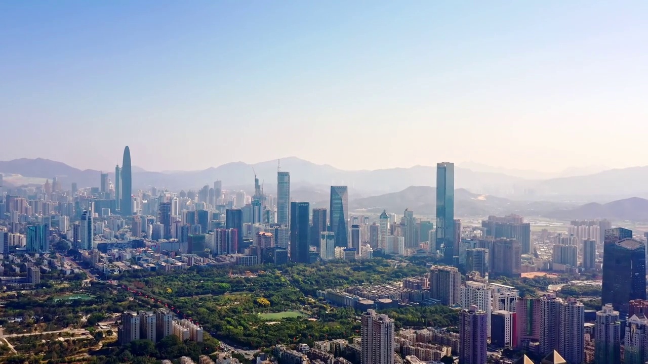 广东省深圳市福田区深圳中心公园和CBD城市天际线视频素材