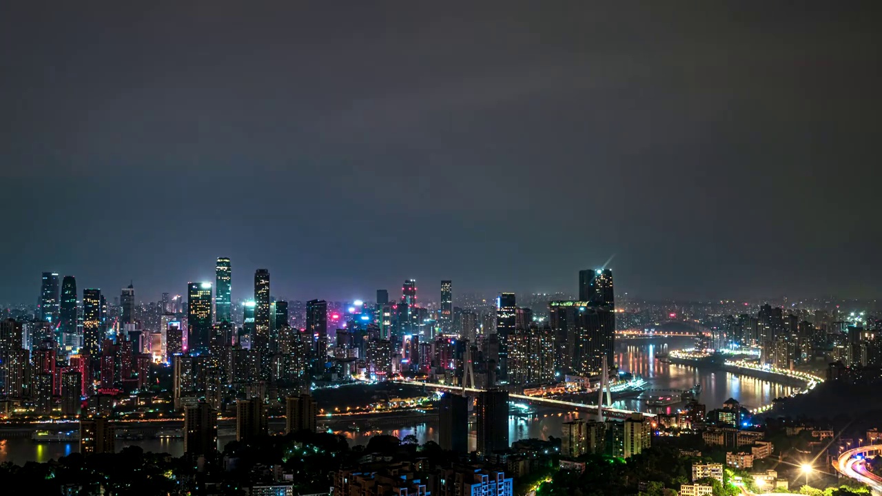 重庆都市夜晚闪电风雨延迟视频素材